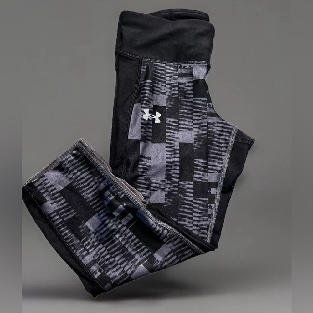 UNDER ARMOUR Heat Gear Crop Leggings Compression M Pocket Athletic Yoga Running